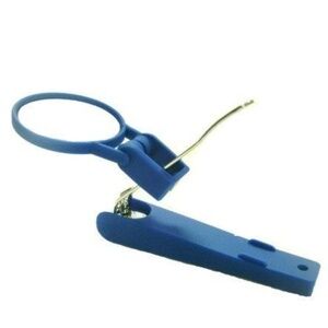 AVON TOENAIL CLIPPER WITH MAGNIFER - BLUE (NEW WITH TAG)